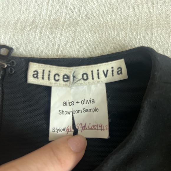 Alice and Olivia puff sleeve black blouse top - Picture 5 of 6